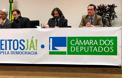 Navarro-participa-do-II-Ato-do-Direito-Já!-Fórum-pela-Democracia-em-Brasília